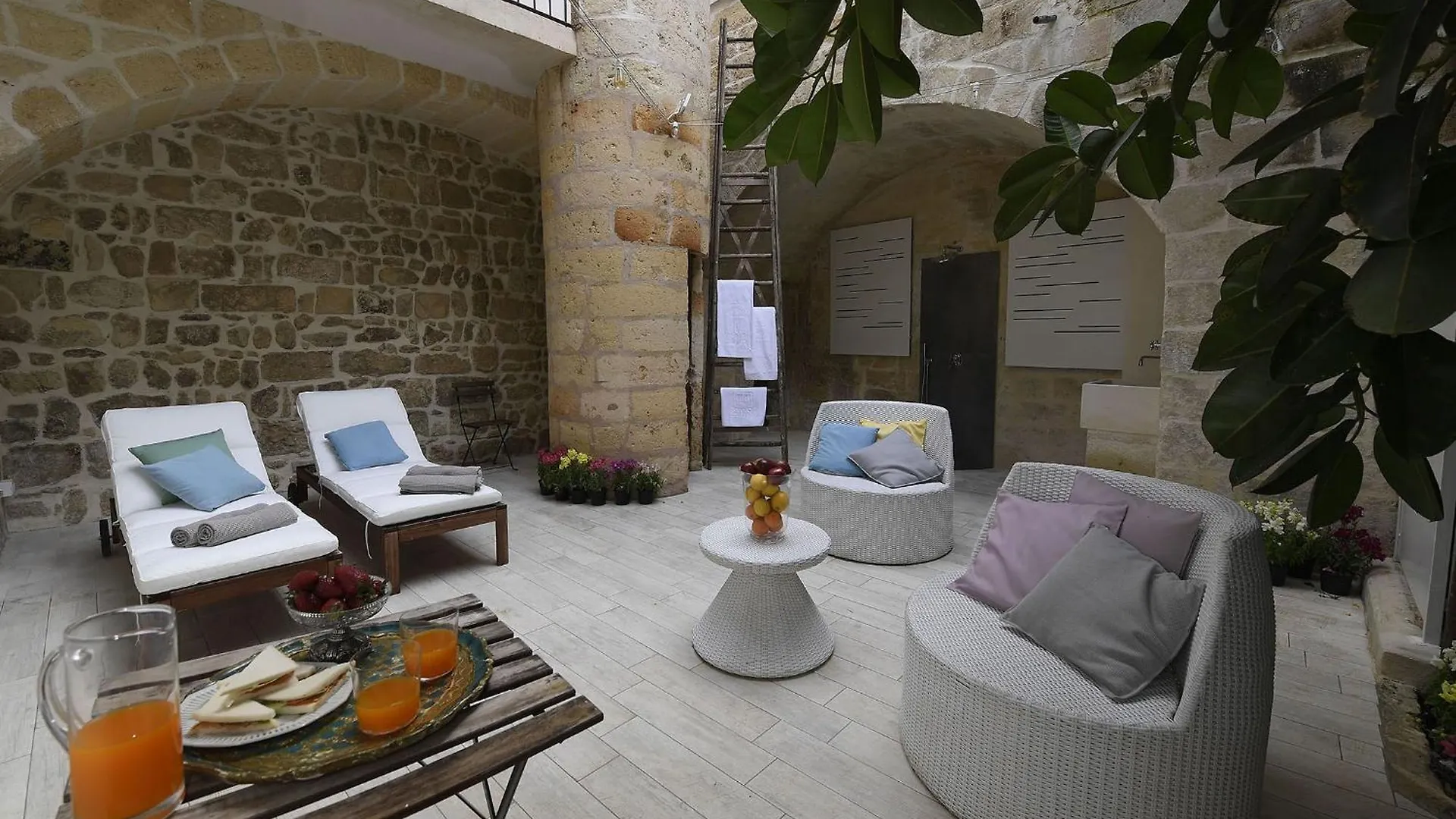 Palazzo Guido Bed & Breakfast Lecce 3*,