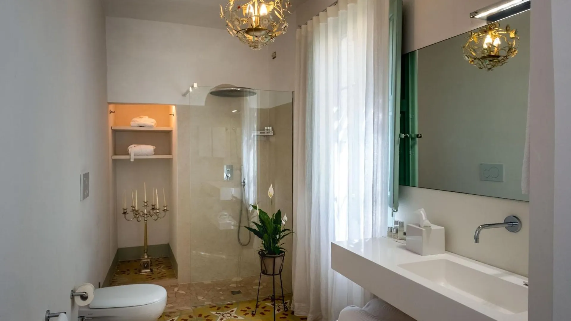 Palazzo Guido Bed & Breakfast Lecce 3*,  Italy